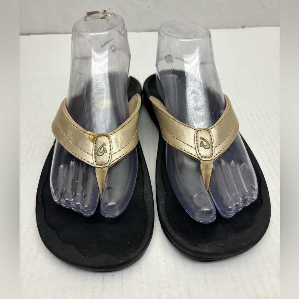 Olukai Gold Thong Sandals for Women, SZ 8, box 21